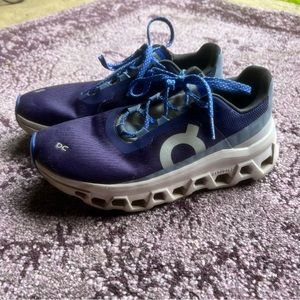 Used women’s ON running Cloudmonster size 8